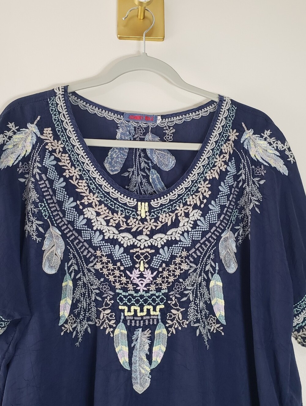 Johnny Was Embroidered Short-Sleeve Boho Top Large Navy Blue Cupra Rayon Western - Picture 2 of 15